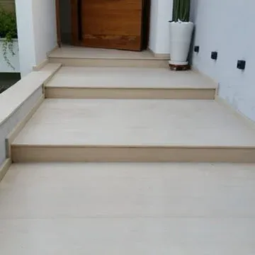 Revestimento e soleiras em pedra natural em apartamento
